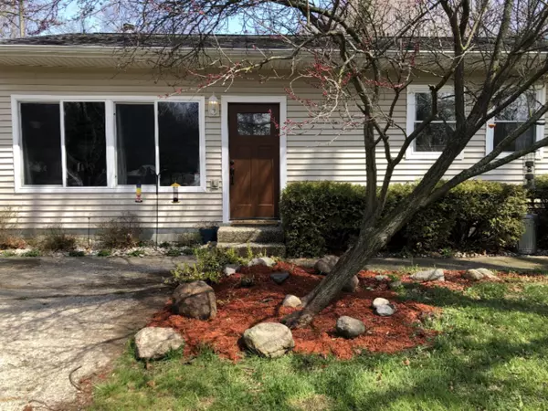 5854 E Pontaluna Road, Fruitport, MI 49415