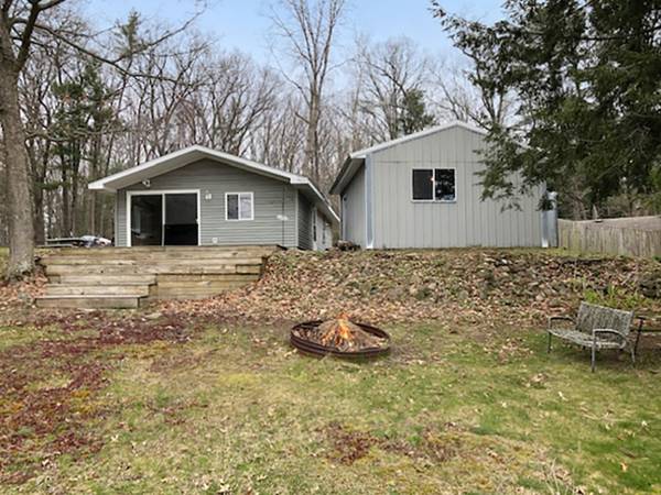 Holton, MI 49425,8961 Park Avenue