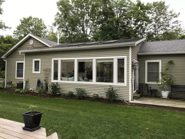 46 S Pleasant Street, Saranac, MI 48881