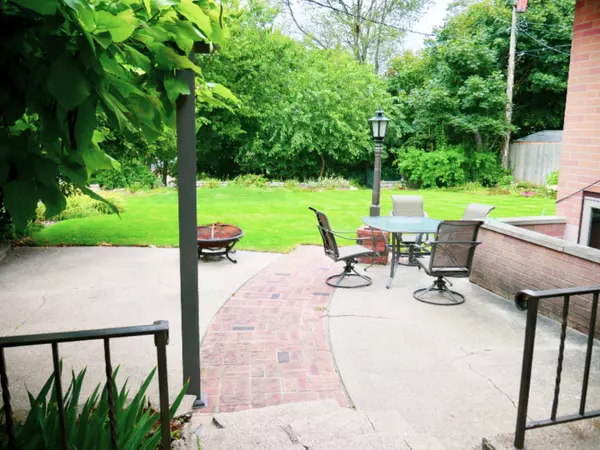 Grand Haven, MI 49417,608 Hillock Court