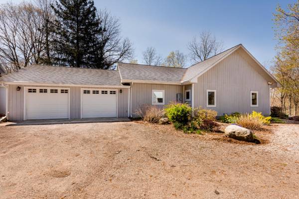 4726 N Coloma Road, Coloma, MI 49038