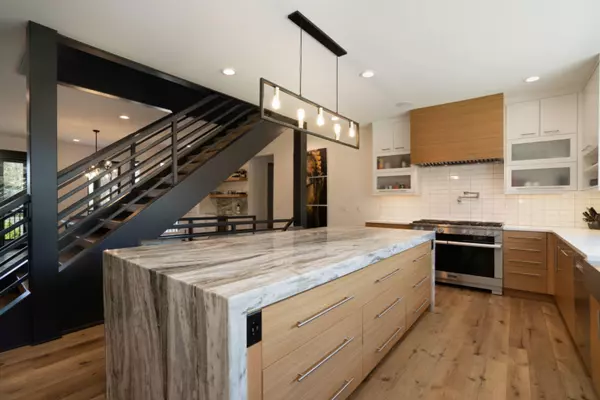 East Grand Rapids, MI 49506,633 Manhattan SE Road