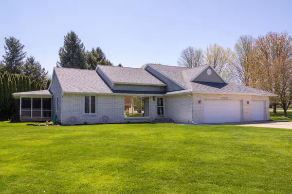 22401 Happy Drive, Cassopolis, MI 49031