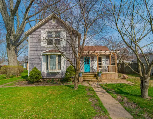 Three Oaks, MI 49128,506 N Elm Street