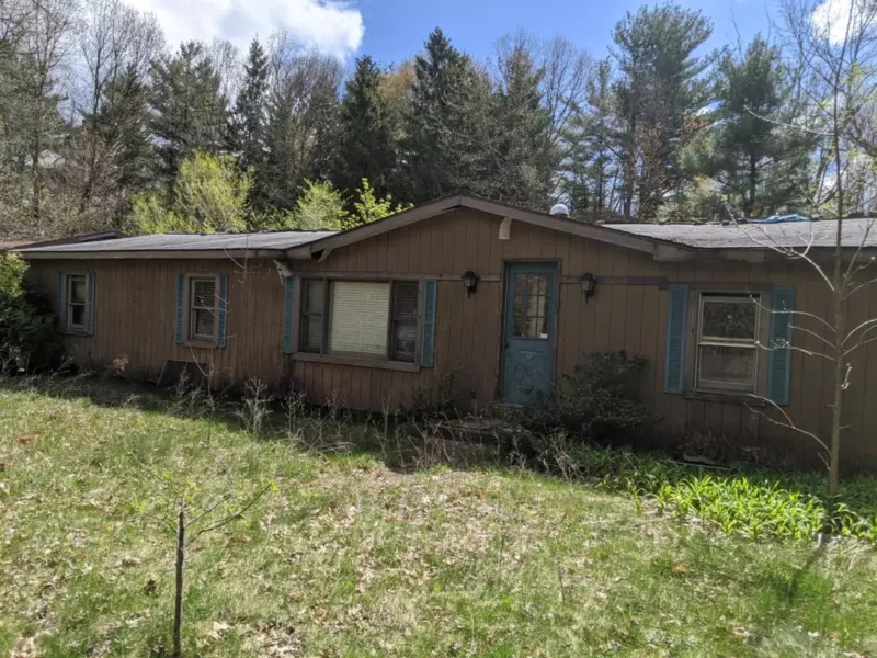 8490 N Division Avenue, Sparta, MI 49345