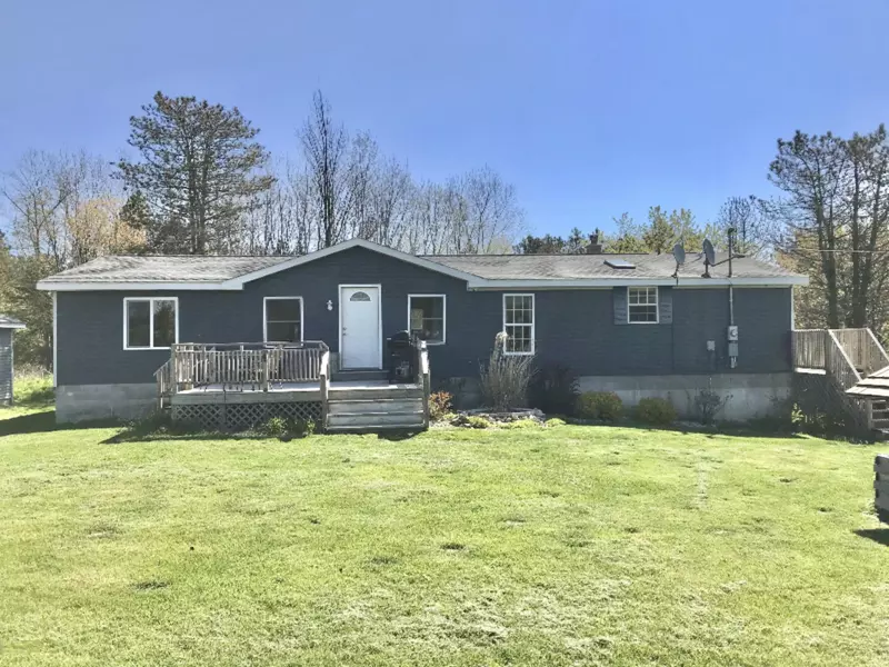 2521 134th Avenue, Hopkins, MI 49328