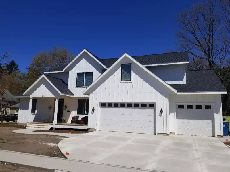 525 River Street, Spring Lake, MI 49456