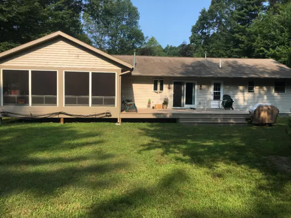 Pentwater, MI 49449,520 N Third Avenue