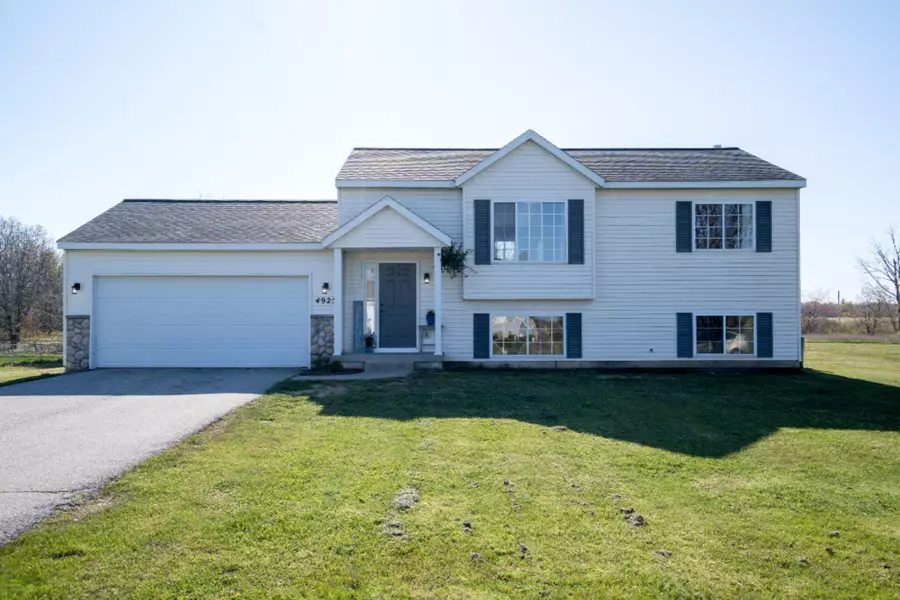 4925 Whitefish Woods Drive, Pierson, MI 49339