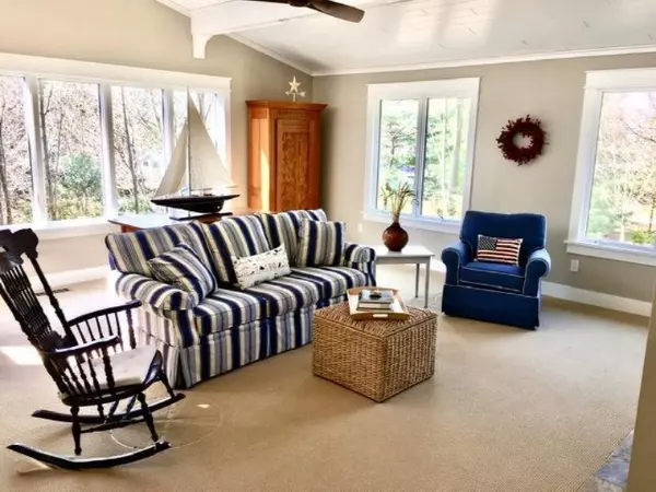 Holland, MI 49424,95 Lakeview Avenue