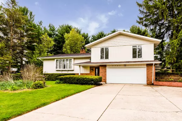 8796 S Bluffview Drive, Berrien Springs, MI 49103