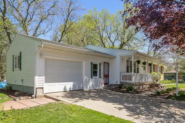Cedar Springs, MI 49319,141 E Cherry NE Street