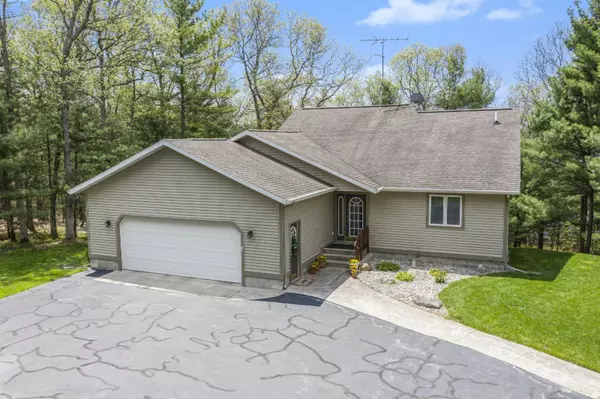 1087 Shore Walk Lane, Whitehall, MI 49461