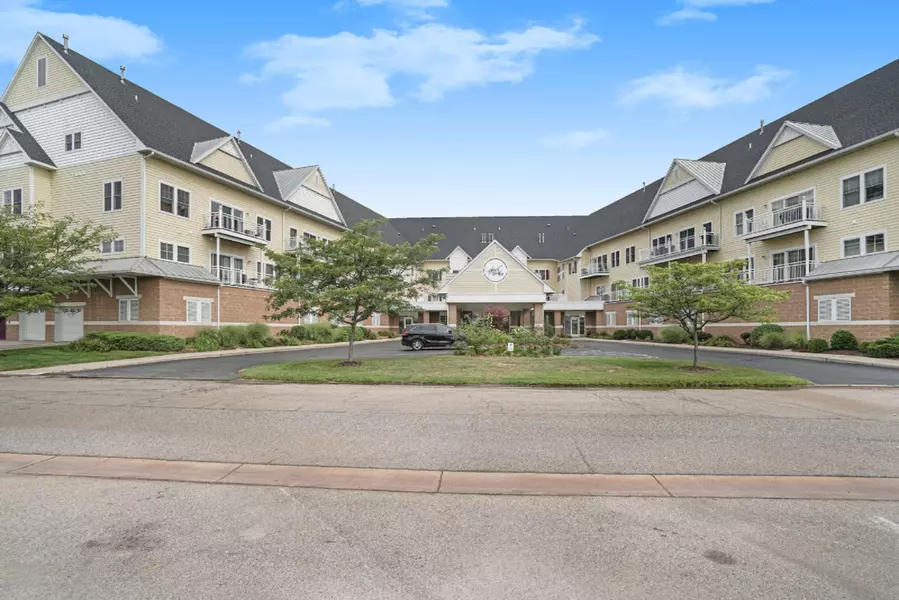 917 W Savidge Street #19, Spring Lake, MI 49456