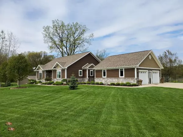 2554 W Mosherville Road, Jonesville, MI 49250