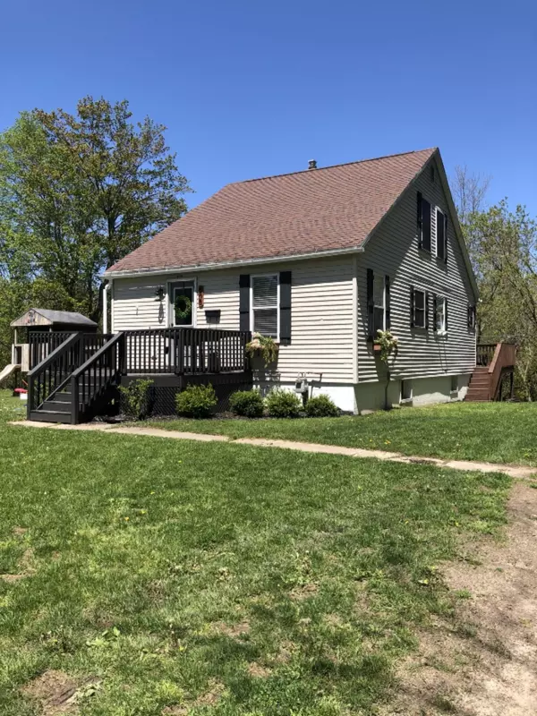 409 W Maple Street, Fremont, MI 49412