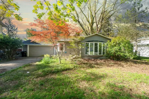 999 W Center Street, Douglas, MI 49406