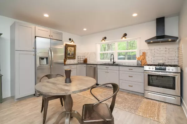 Fennville, MI 49408,6953 121st Avenue