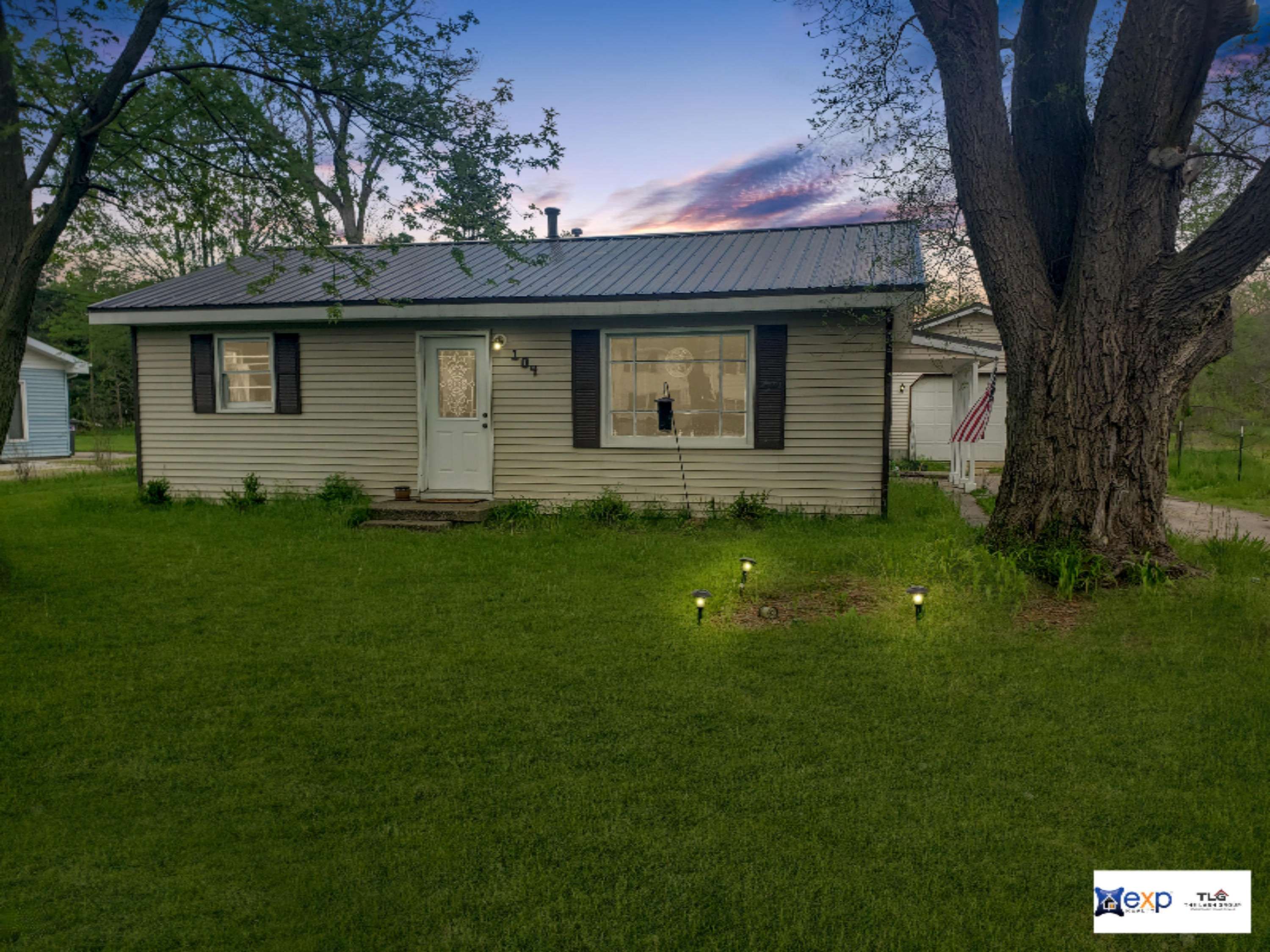 104 Brooks S Road, Muskegon, MI 49442