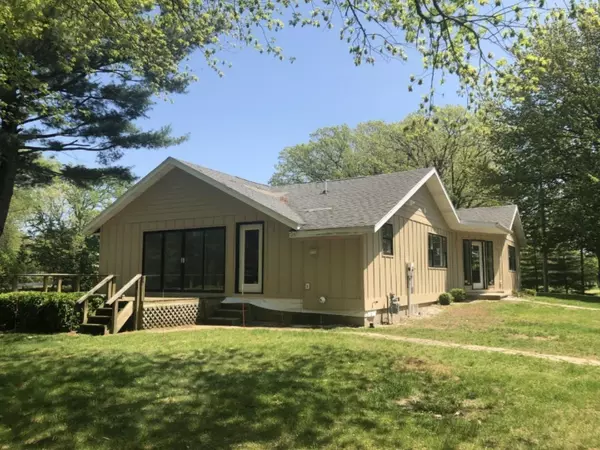 15206 Lakeside Road, Lakeside, MI 49116