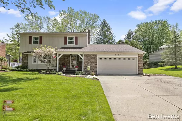 6330 Duxbury SE Drive, Ada, MI 49301