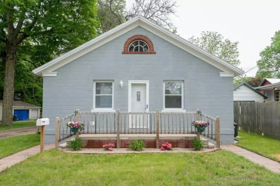304 McOmber Street, Dowagiac, MI 49047