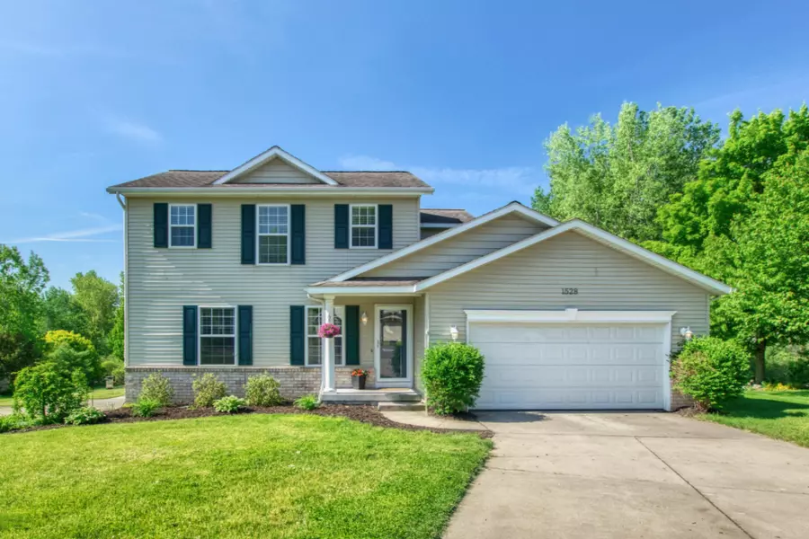 1528 Scott Creek NE Drive, Belmont, MI 49306