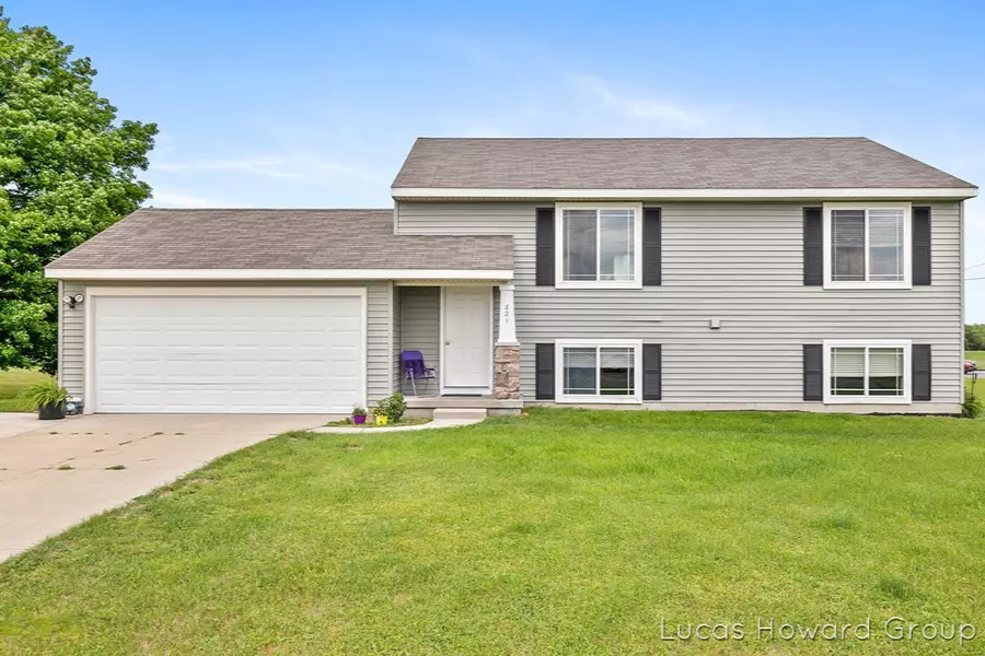 821 COSBY WAY NW Drive, Sparta, MI 49345