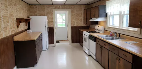 Fruitport, MI 49415,93 S 6th Avenue