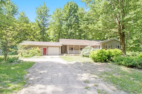 3868 N Forest Lane, Scottville, MI 49454