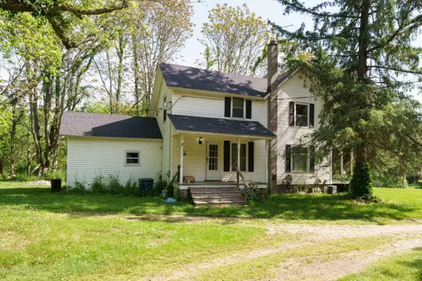 9863 Douglas Avenue, Plainwell, MI 49080