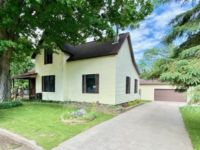 86 Pleasant NW Street, Sparta, MI 49345