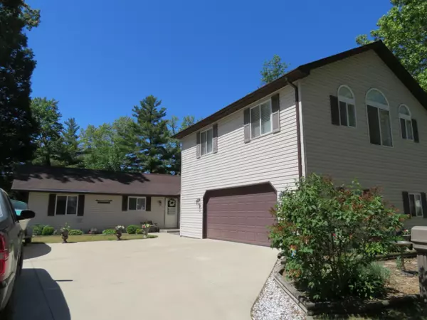 Sturgis, MI 49091,21489 N Shore Drive