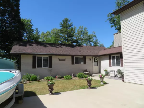 Sturgis, MI 49091,21489 N Shore Drive