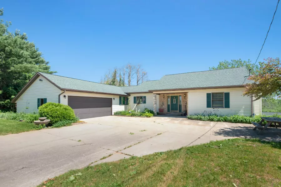 4200 20 Mile NW Road, Kent City, MI 49330
