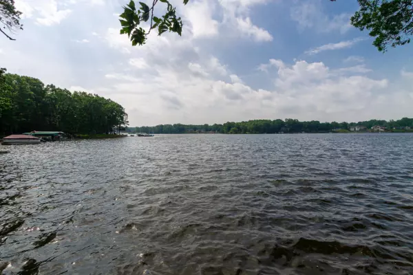 Sturgis, MI 49091,61850 Bay Shore Drive