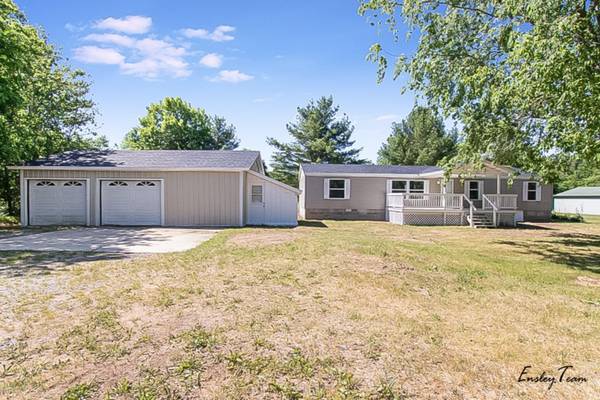 2257 E Skeels Road, Holton, MI 49425