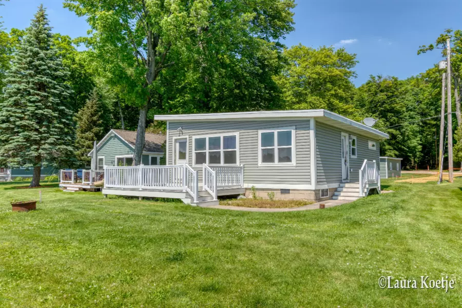 11899 Stauffer NE Drive, Sparta, MI 49345