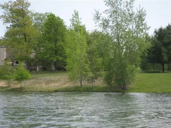 8890 Edgewater Drive #Lot 393, Canadian Lakes, MI 49346