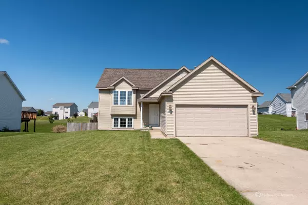 7047 Shady Knoll SE Drive, Caledonia, MI 49316