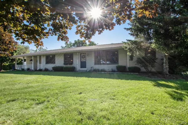 2738 Beeline Road, Holland, MI 49424