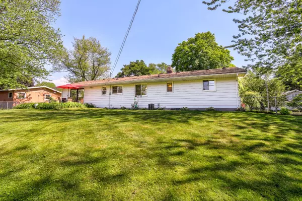 Holland, MI 49423,27 W 40th Street