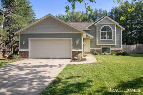 4406 Baldwin Street, Hudsonville, MI 49426