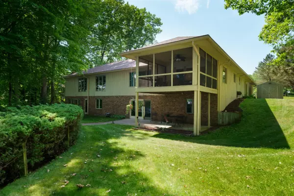 28521 Northern Bluff Drive, Gobles, MI 49055