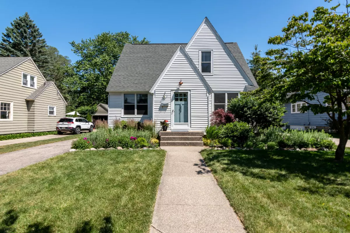 Holland, MI 49423,183 E 26th Street