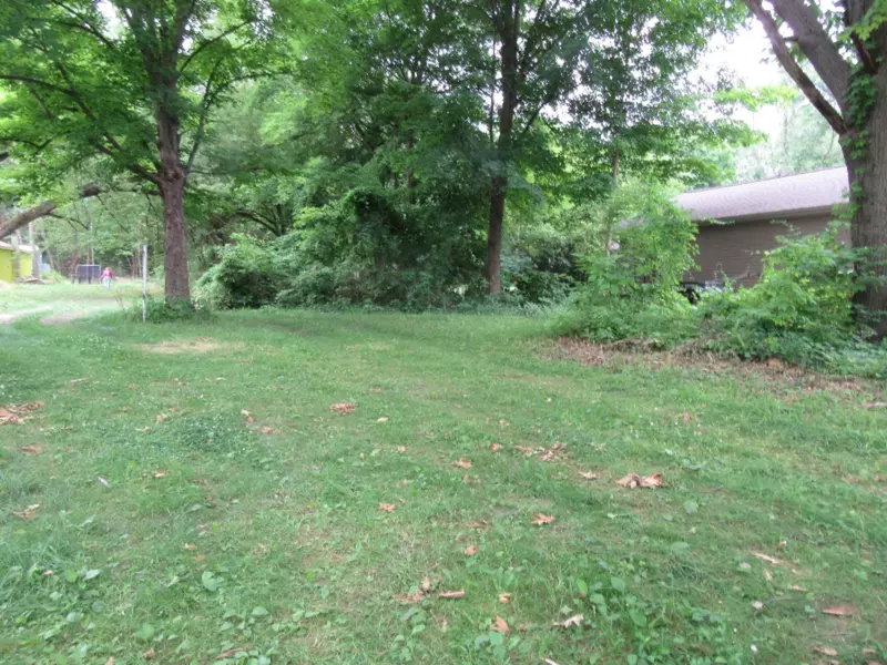 7902 Forest Beach Road, Watervliet, MI 49098