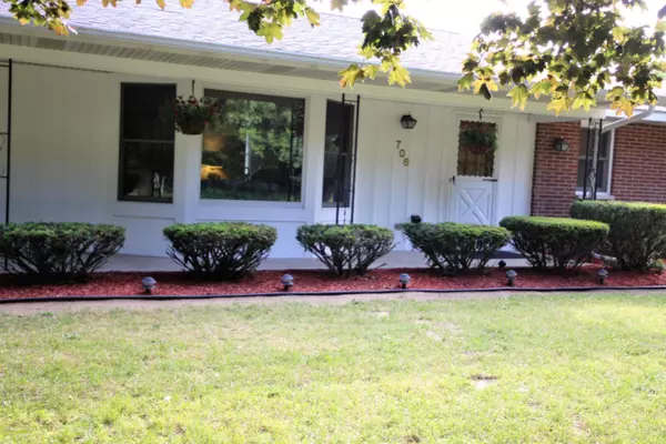 Decatur, MI 49045,706 S George Street