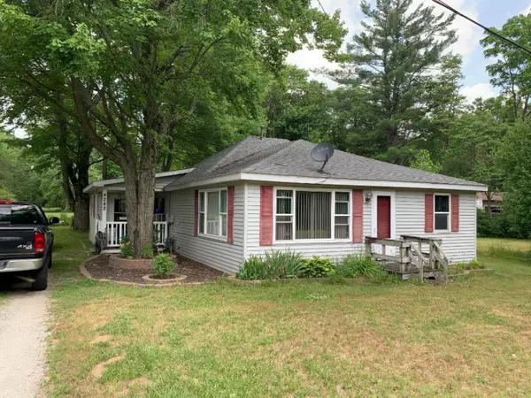 4282 E Pontaluna Road, Fruitport, MI 49415