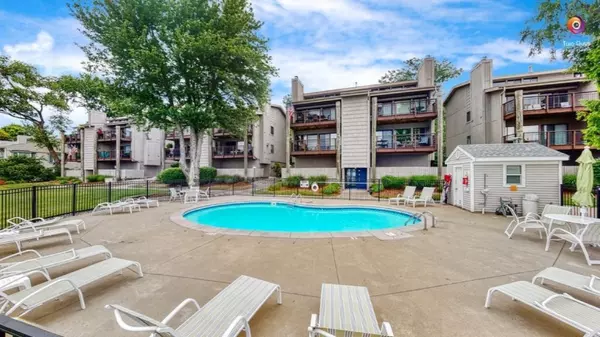 555 Lake Street #7, Saugatuck, MI 49453