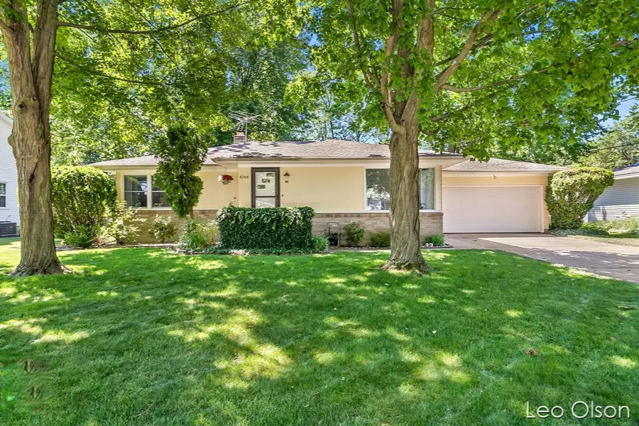 4564 Billmar SW Street, Grandville, MI 49418
